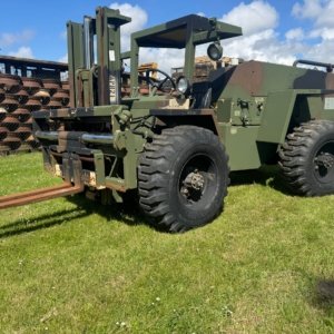 Case M4K 4×4 forklift / 2000 KG/ 2300 uur